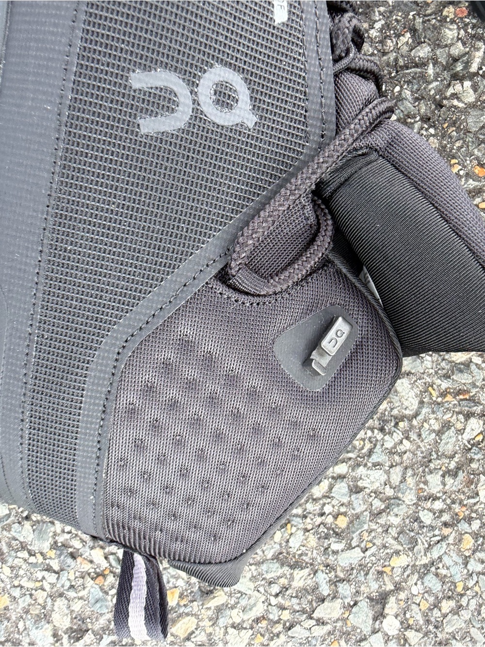On Running Cloudrock Mid Waterproof Men's Boots - Black - Picture 4 of 6